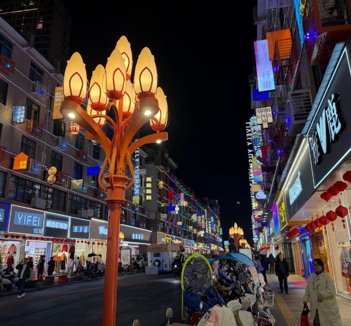 小县城的晚上，才有烟火气