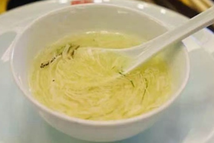 有位顾客嫌我们报价贵，还说我们把豆腐搞成肉价